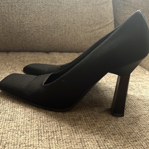 PRADA HEELS, excellent condition 37.5 - Picture 2 of 3
